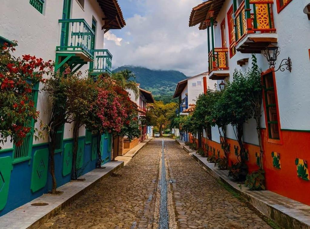 Top 10 de los pueblitos más bonitos de Colombia.jpeg